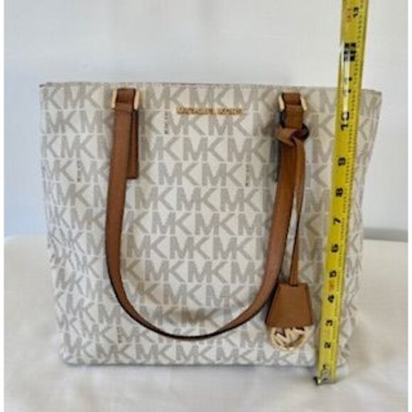 Michael Kors Vanilla Tote Bag  With MK Logo Print & Tan Leather Straps  Mint con - Picture 3 of 6